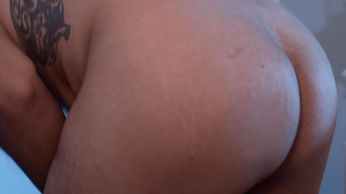 Santiago Sky Nude in Butchers Bluff. Butt, Shirtless, Straight. 81736