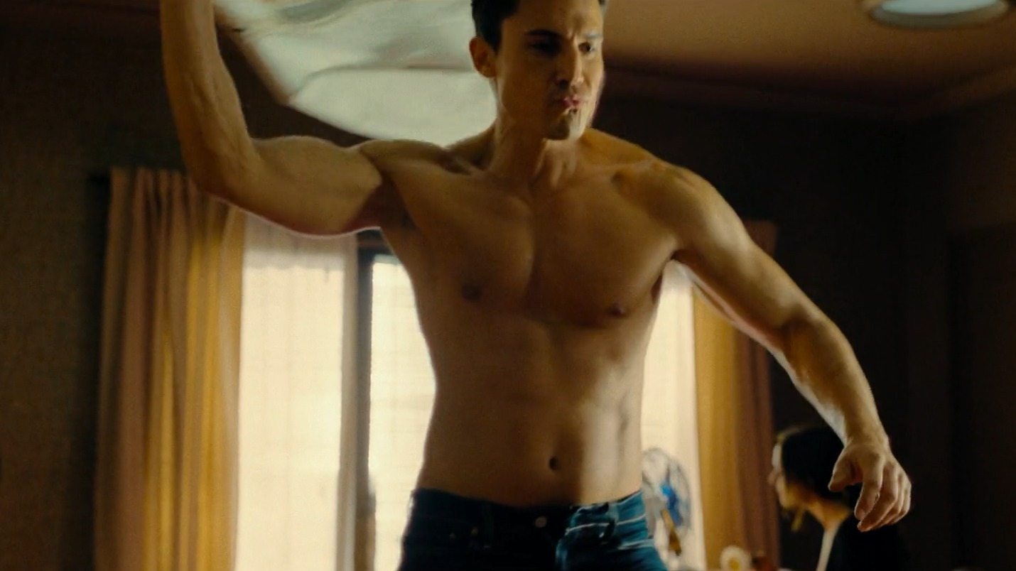 Sexiest Álex González Scene in Suspicious Minds. Shirtless, bulge, sexy. 81973