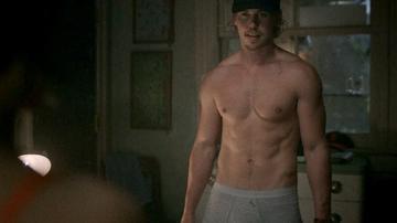 Austin Butler in Caught Stealing (2025) Bulge Shirtless Underwear Bulge Sexy 82465