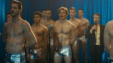 Antoine Simony in Culte - 2Be3 (2025) Bulge Shirtless Bathing Suit Bulge 82642