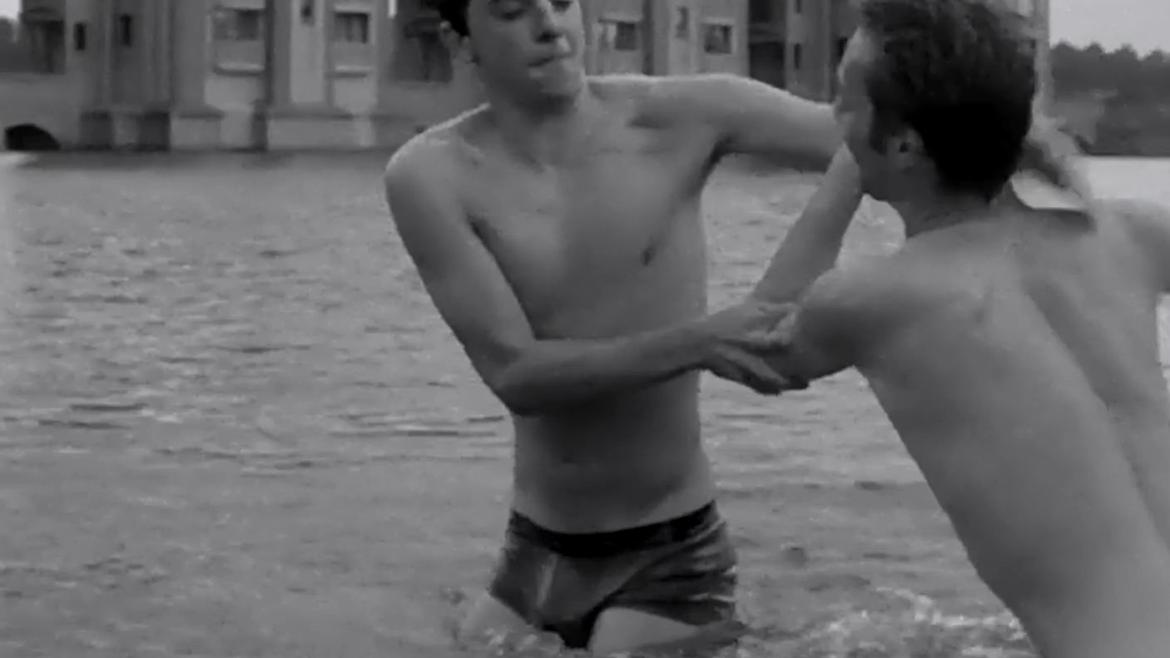 Sexiest Scenes of Thomas from Utopia. Bulge, Shirtless, Underwear, gay, sexy. 83171