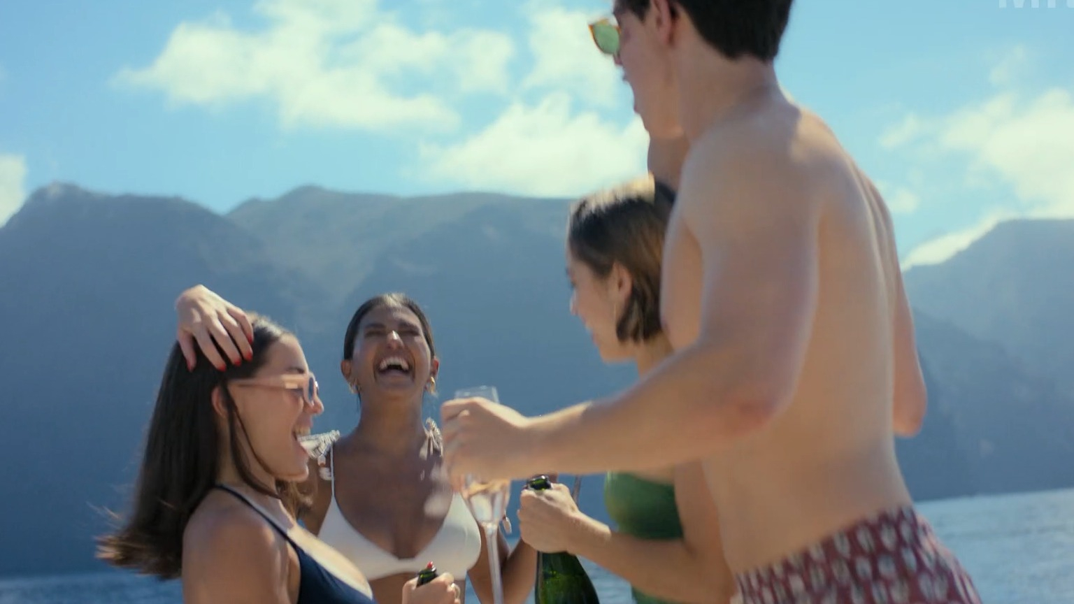 Sexiest Scenes of Pablo from Oasis. Bathing Suit, Shirtless, sexy, straight. 84095