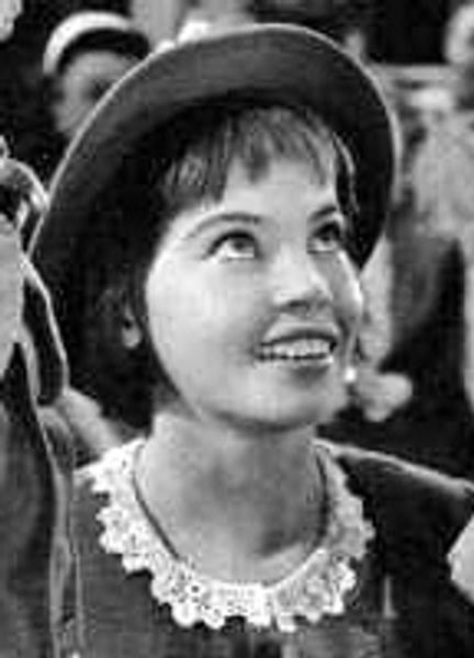 Leslie Caron Nude Scenes 263