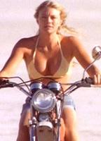 Peta Wilson Bikini Breasts 227745