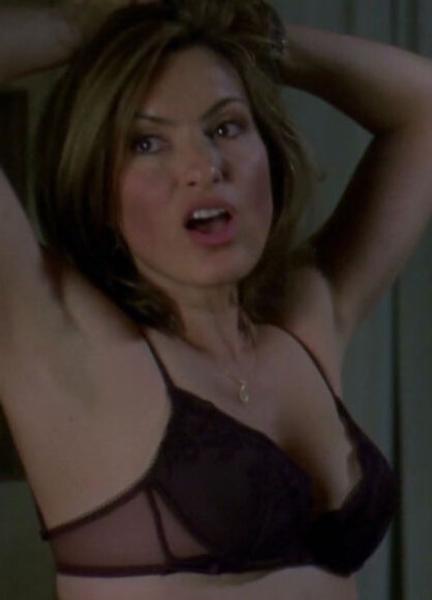 Mariska Hargitay Nude Scenes 293239