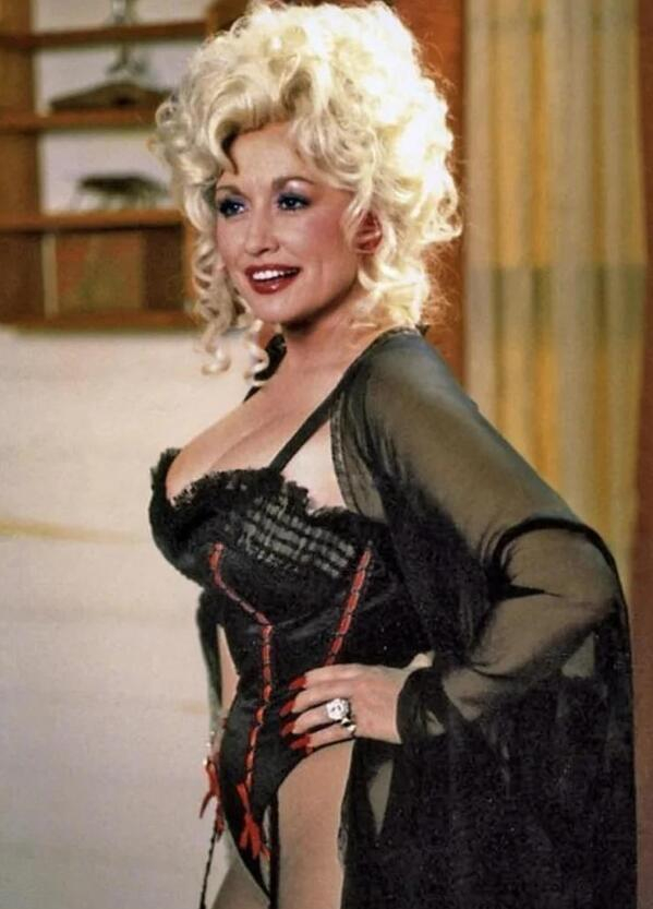 Sexiest Dolly Parton Scenes 293327