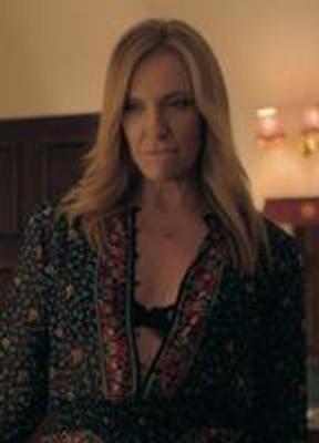 Toni Collette Bikini Breasts 289312