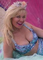 Kirsten Dunst Childhood Star Bikini Breasts 273936