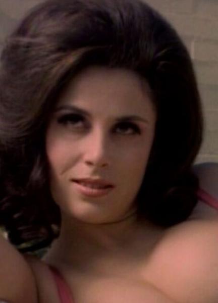 Alaina Capri Nude 19664