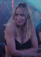 Emily Blunt Bikini Breasts 289767