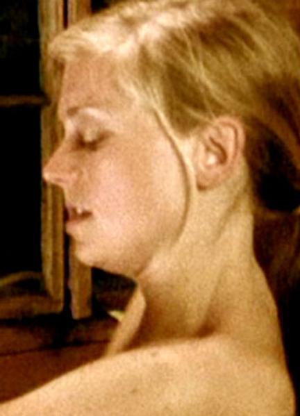Nina Weniger Nude 259512