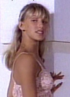 Sexy Julie Clarke 289208