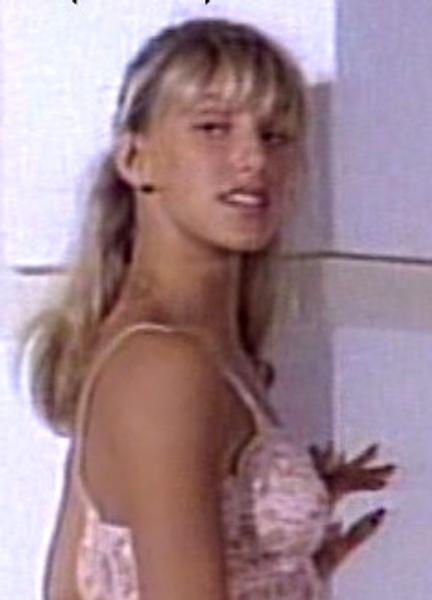 Sexy Julie Clarke 289208