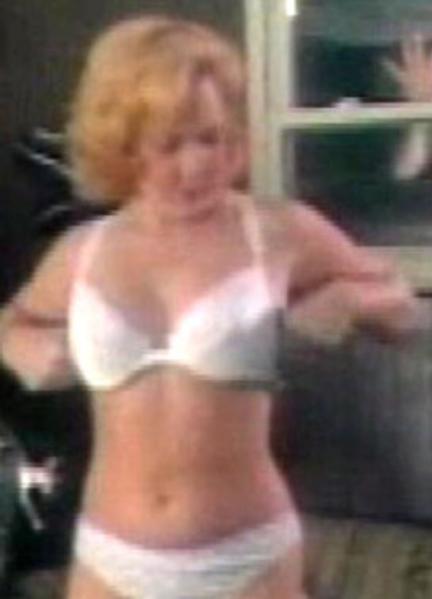 Kindra Laub Naked 234378