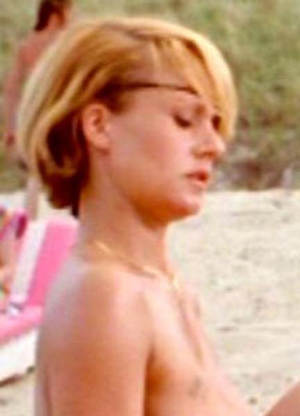 Eva Duijvestein Nude Photos 258753