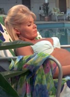 Pat Priest Bikini Sexy 227415
