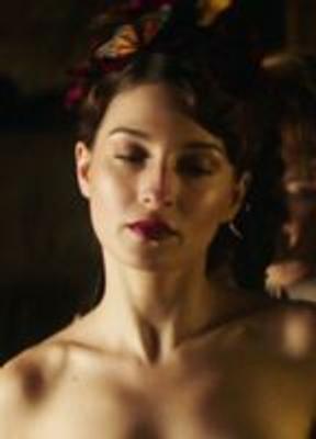 María Valverde Body Double Breasts 223317