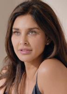 Lisa Ray Model Bikini Butt 216684