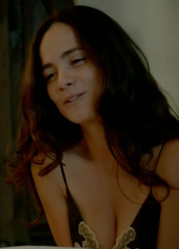 Alice Braga Nude Photos 223893