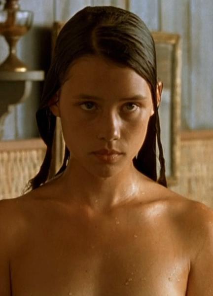 Astrid Bergès-Frisbey Nude Photos 231681