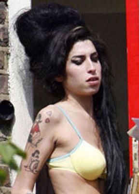 Amy Winehouse Musician Bikini Breasts 67746