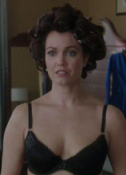 Sexy Bellamy Young 223284