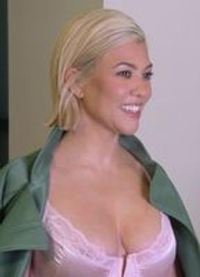 Kourtney Kardashian Bikini Butt 289789