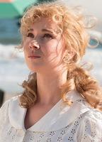 Juno Temple Bikini Body Double 281777