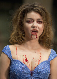 Sexiest Sarah Hyland Scenes 293331
