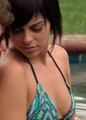 Krysta Rodriguez Bikini Sexy 256635