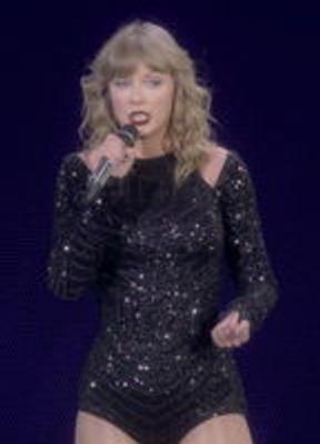 Sexiest Taylor Swift Scenes 219339
