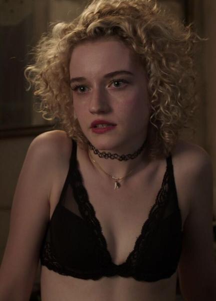 Julia Garner Nude 216816