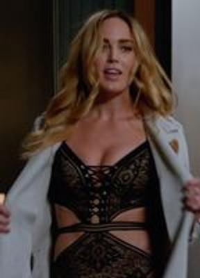 Caity Lotz Bikini Butt 218211