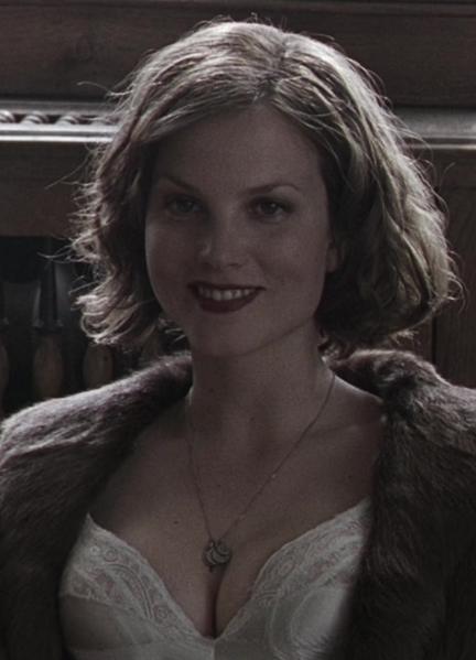 Sylvia Hoeks Nude Photos 270309