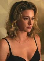 Lili Reinhart Bikini Lesbian 292380