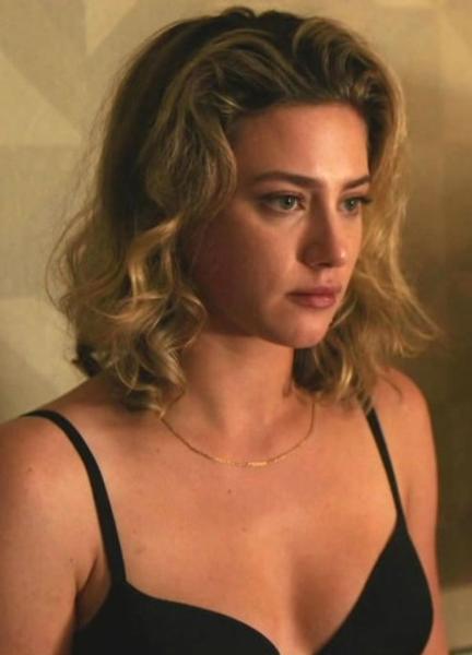 Sexy Lili Reinhart 292380