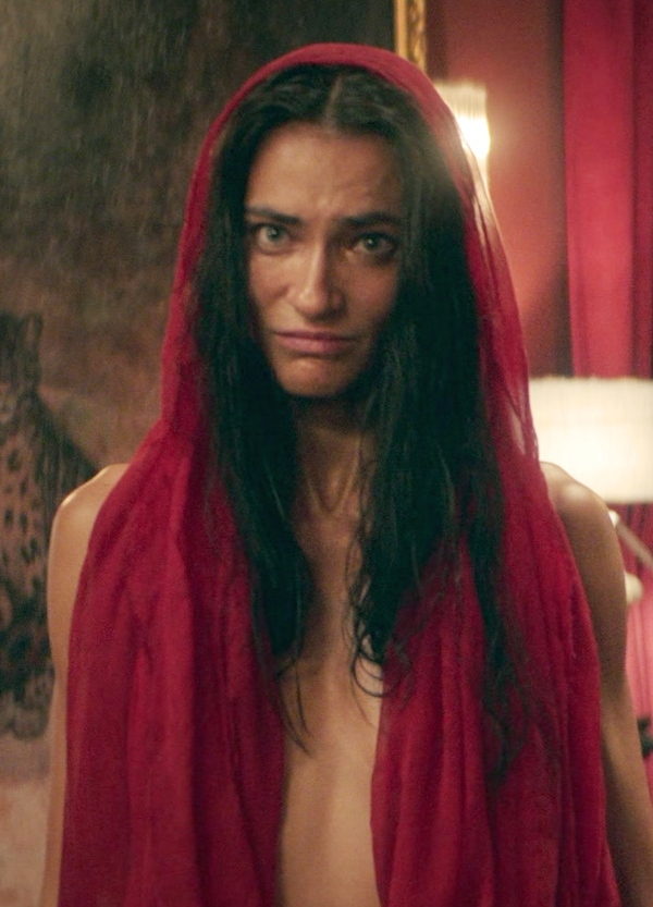 Saadet Işıl Aksoy Naked 290994