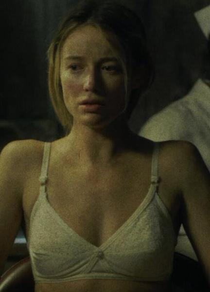 Sarah Dumont Nude Scenes 289419