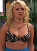 Emily Osment Bikini Lesbian 227298