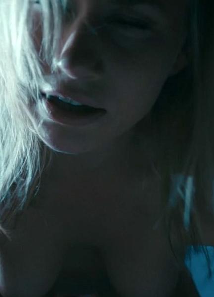 Minka Kuustonen Naked 250638