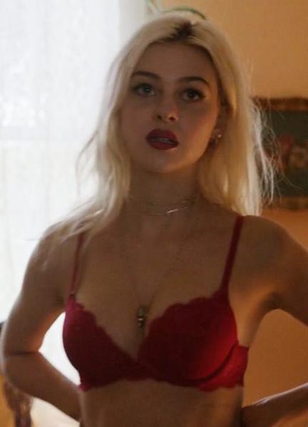Nicola Peltz Naked 221106