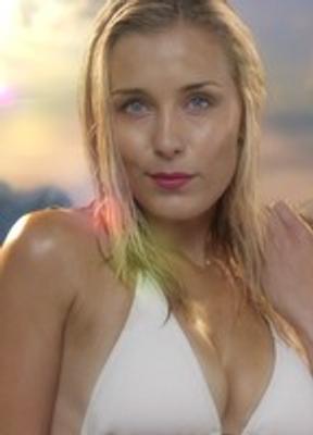 Michelle Blundell Bikini Sexy 267171