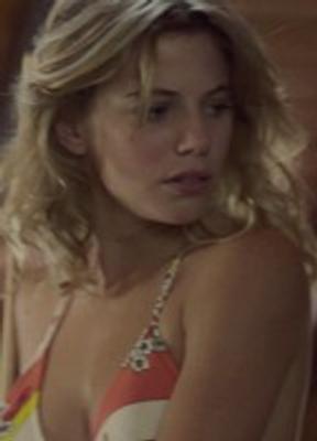 Justina Bustos Bikini Sexy 259356
