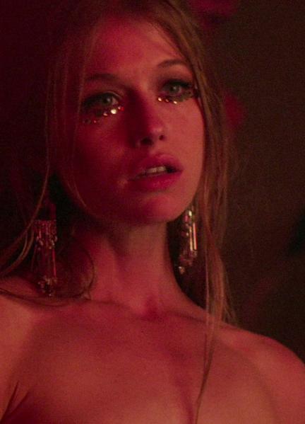 Genevieve Angelson Nude Scenes 235971