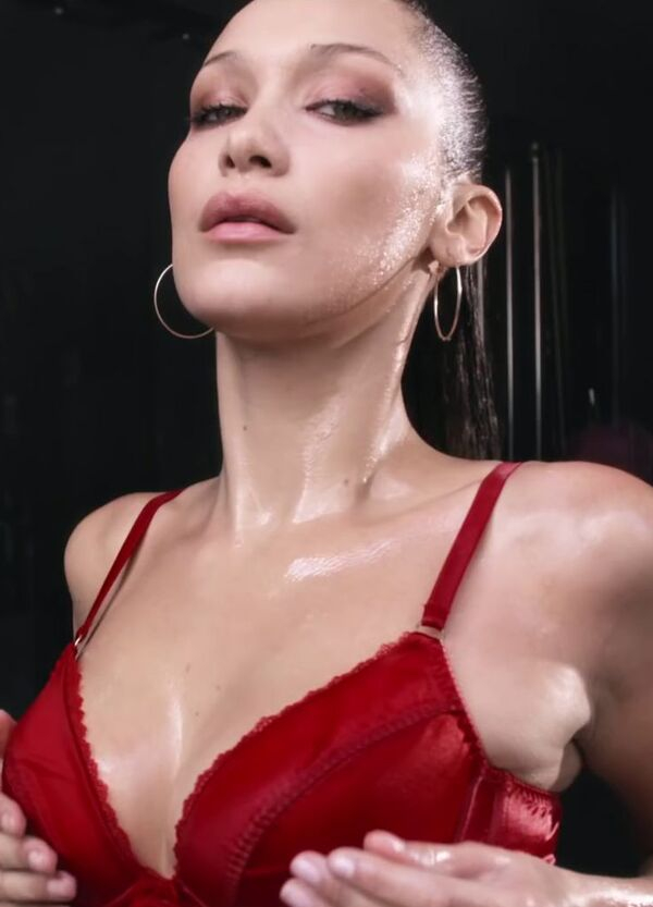Bella Hadid Hot Scenes 221346