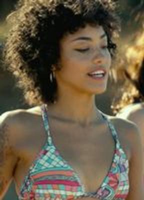 Paulina Singer Bikini Lesbian 221385