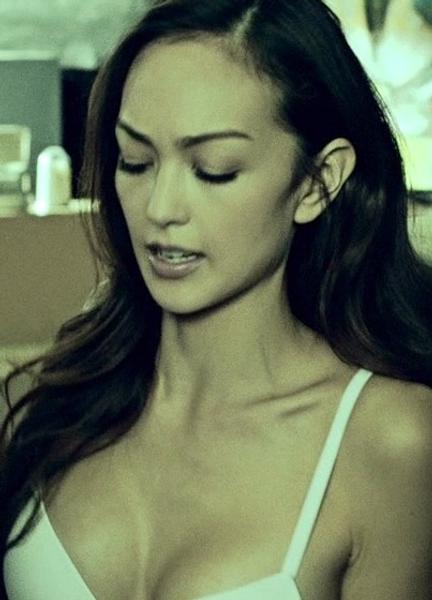 Jessica Cambensy Nude Scenes 240915