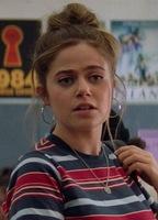 Molly Gordon Bikini Breasts 272457