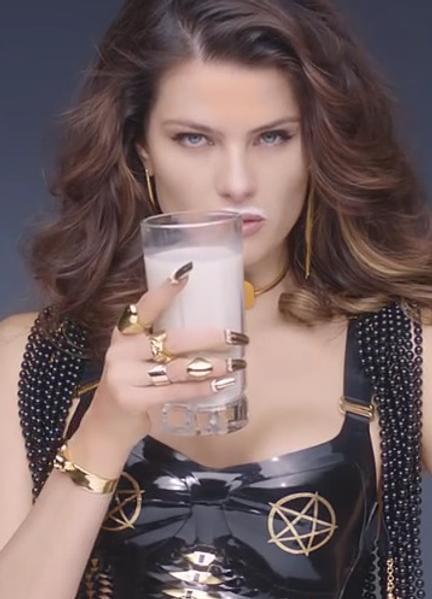 Sexiest Isabeli Fontana Scenes 253815