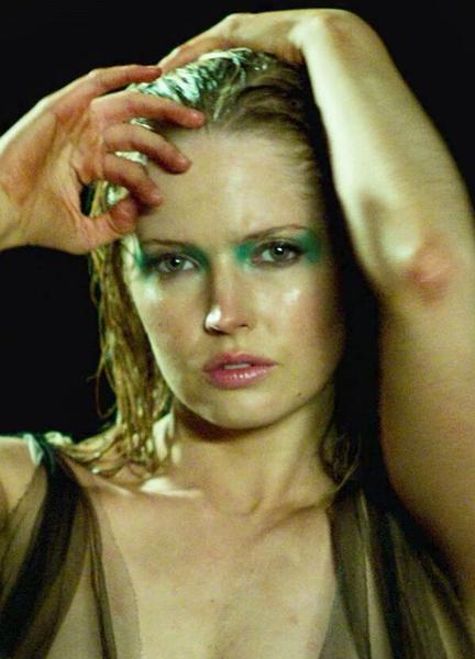 Ellie Bamber Naked 292890